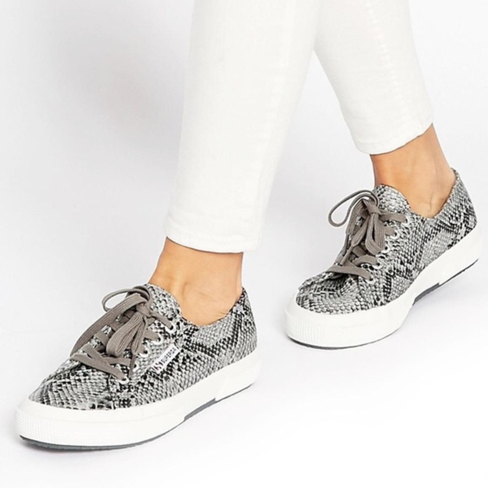 Snake skin Supergas.